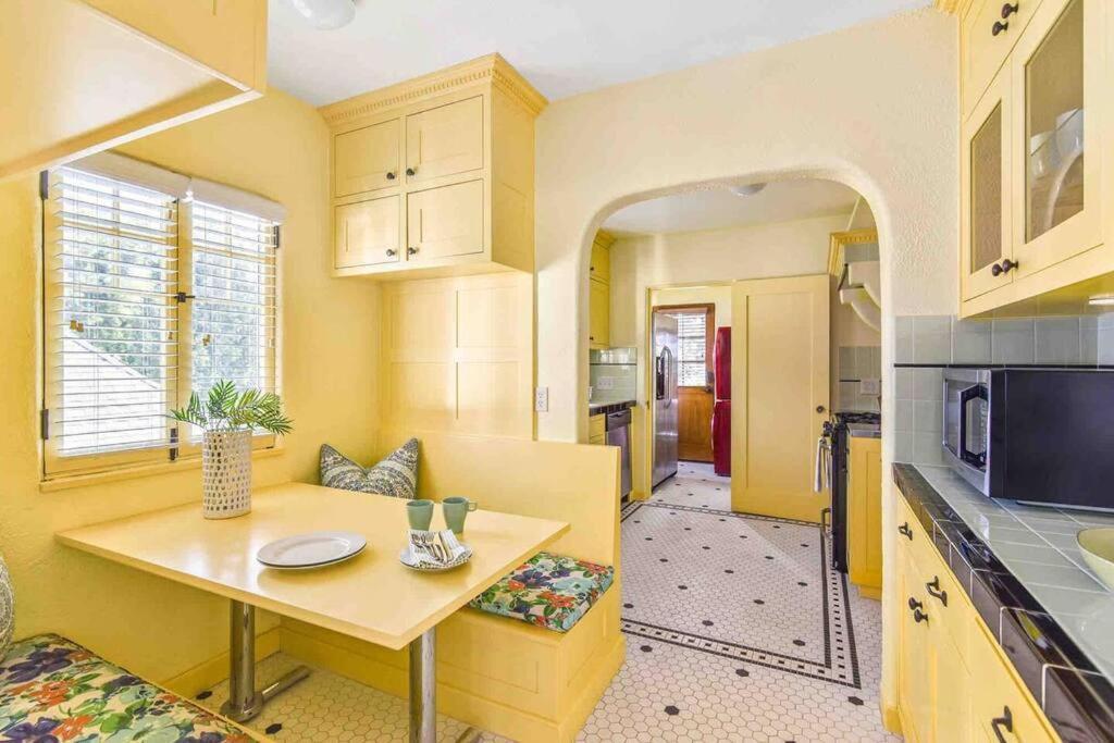 The Spanish Hideaway Лос Анджелис Екстериор снимка